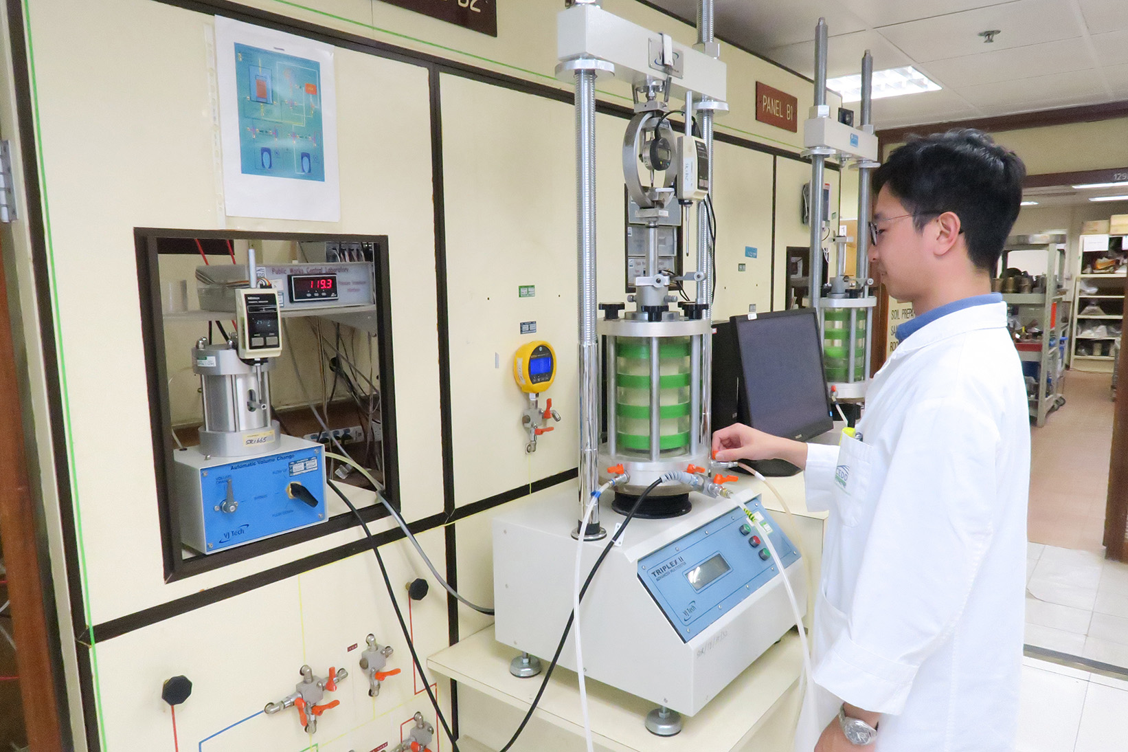 三軸剪力測試電腦系統